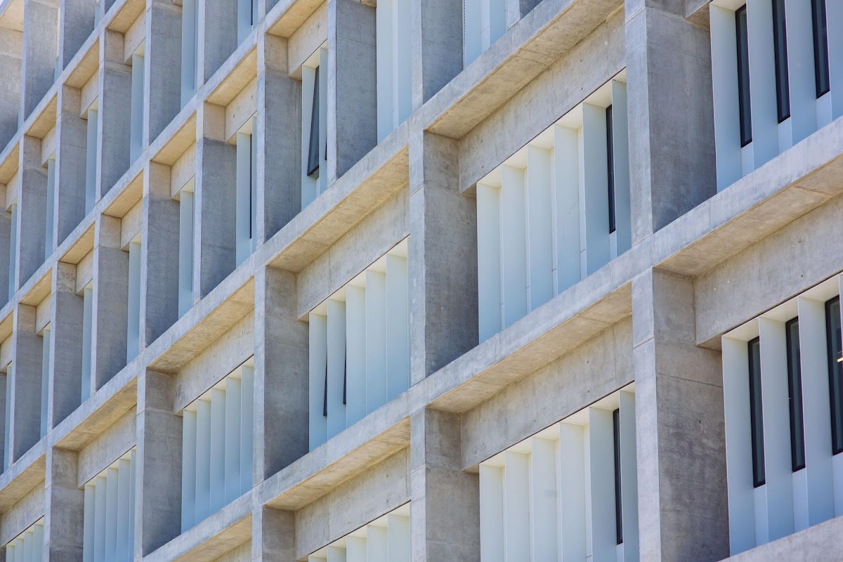 Edificio Sáenz Valiente + Pabellón Patio del Encuentro. Universidad Torcuato Di Tella — foto 2