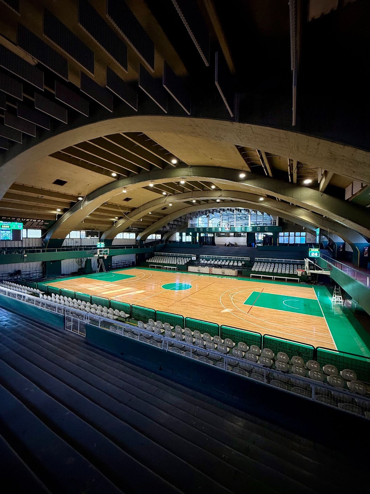 Club Ferro Carril Oeste - Estadio Arq. Ricardo Etcheverri — foto 2