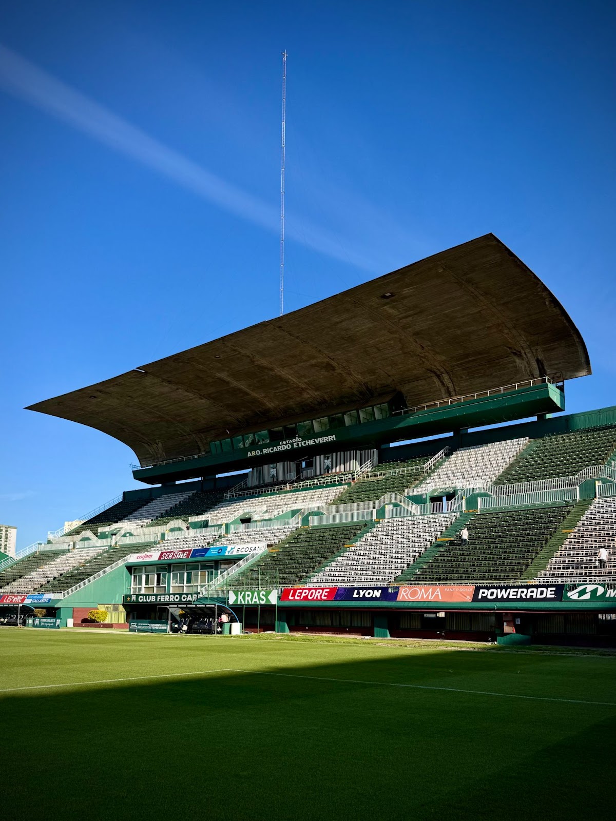 Club Ferro Carril Oeste - Estadio Arq. Ricardo Etcheverri — foto 4