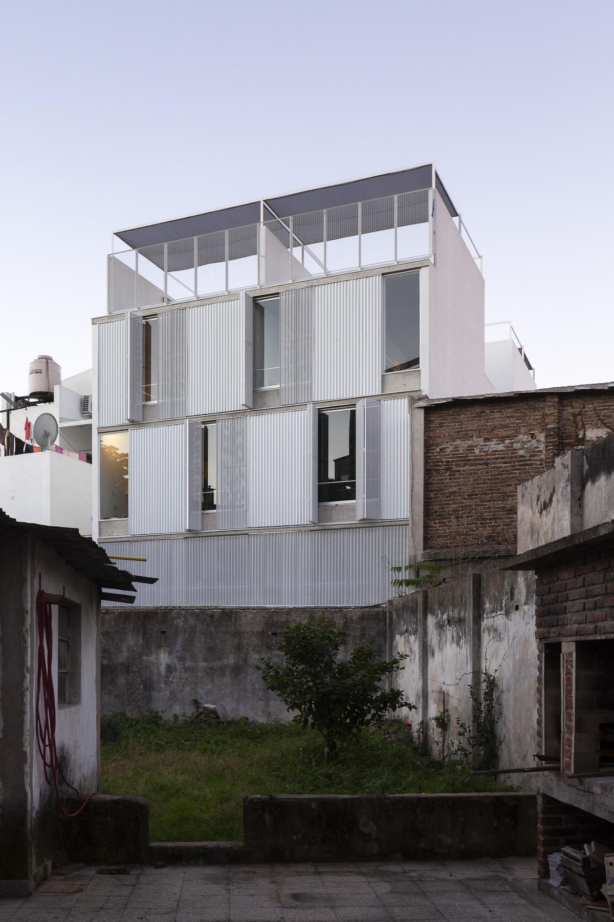 Viviendas Superí 3226 — foto 2