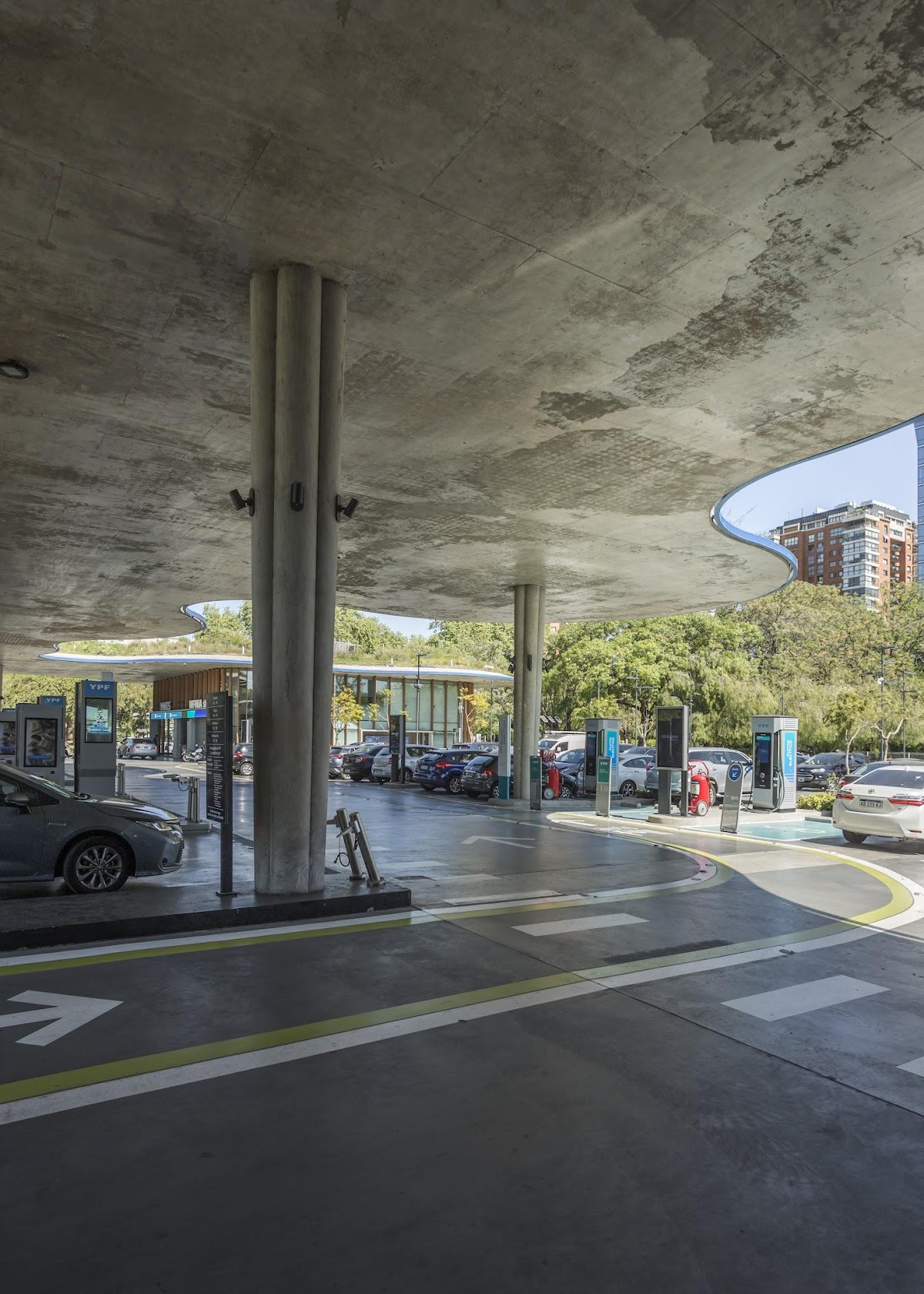 YPF Echeverría — foto 4